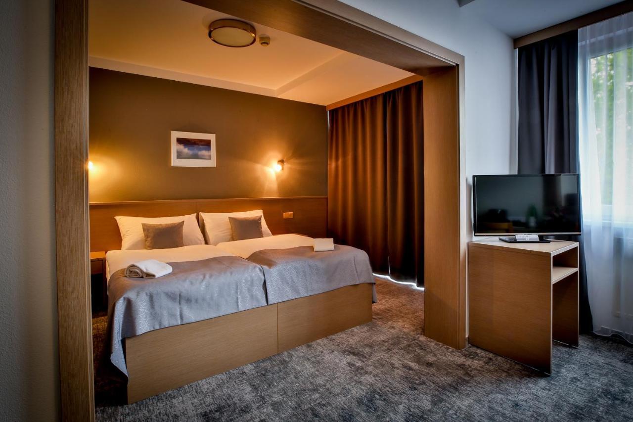 Lh Parkhotel Hluboka Nad Vltavou Congress & Wellness Экстерьер фото